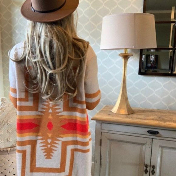 New Aztec Tribal Print Western Long Cardigan Sweater Beth Dutton Yellowstone - Picture 4 of 8